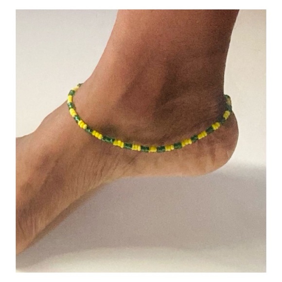 Pair of Beaded yellow and green anklets - Picture 2 of 2